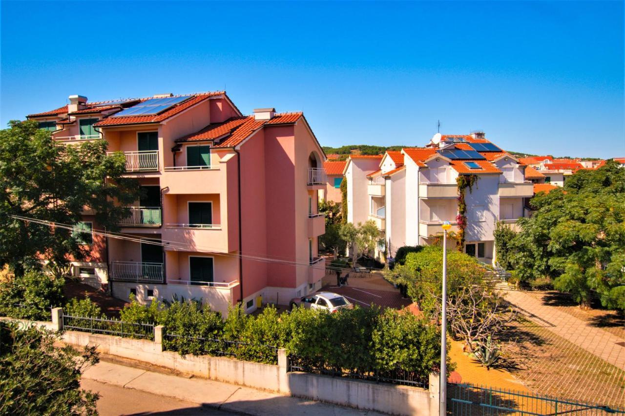 Pansion Hrga Hotel Vodice Eksteriør billede