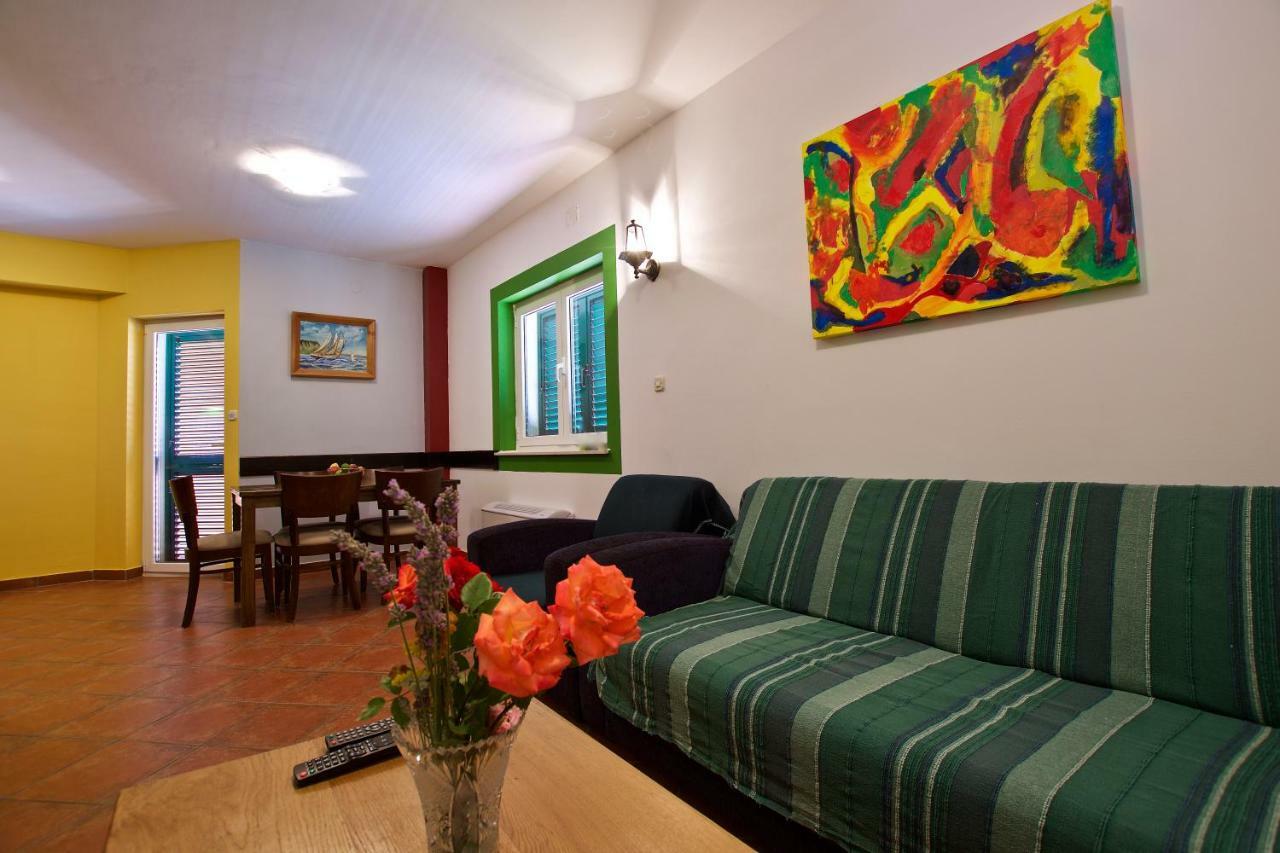 Pansion Hrga Hotel Vodice Eksteriør billede