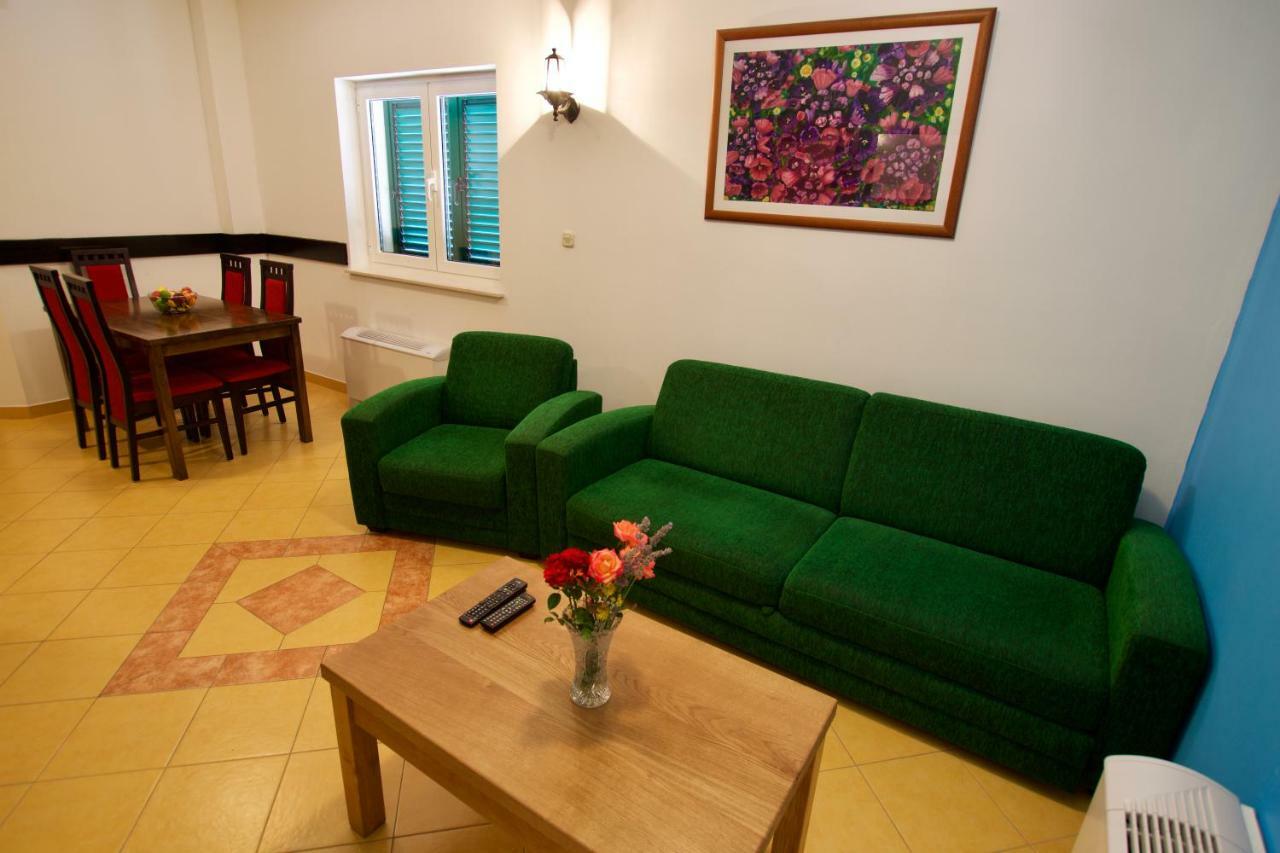 Pansion Hrga Hotel Vodice Eksteriør billede