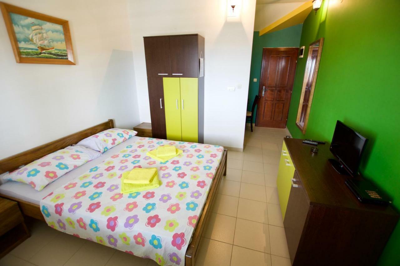 Pansion Hrga Hotel Vodice Eksteriør billede